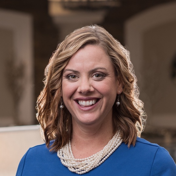 Meet your Posher, Laura - Picture 1 of 1